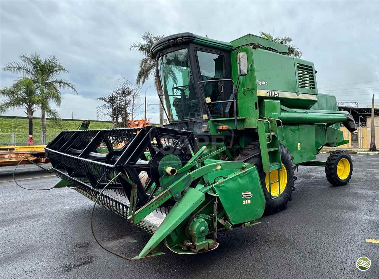 COLHEITADEIRA JOHN DEERE JOHN DEERE 1175 SARF Soluções Agrícolas UBERLANDIA MINAS GERAIS MG